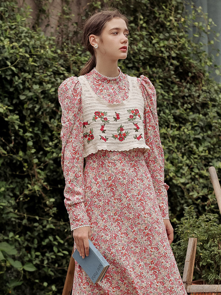Watercolor Neverland Knitted Hollow Embroidered Vest