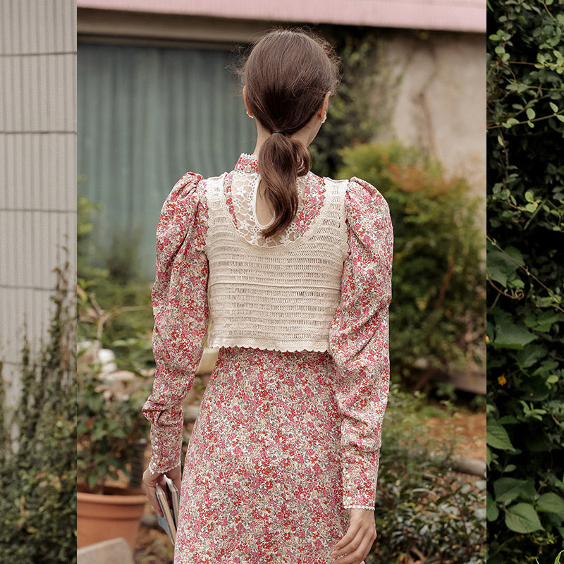 Watercolor Neverland Knitted Hollow Embroidered Vest