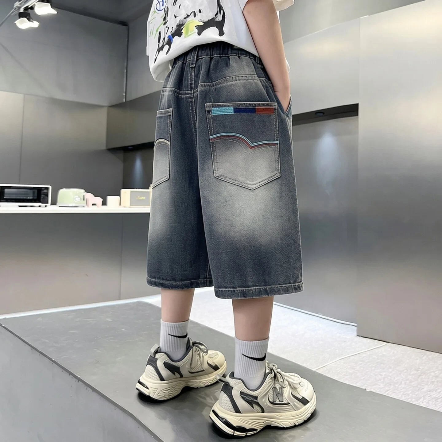 New Summer Boys' Gradient Denim Shorts Teen Childen American Streetwear Brand Short Pants Trendy Kids Casual Knee-Length Jeans