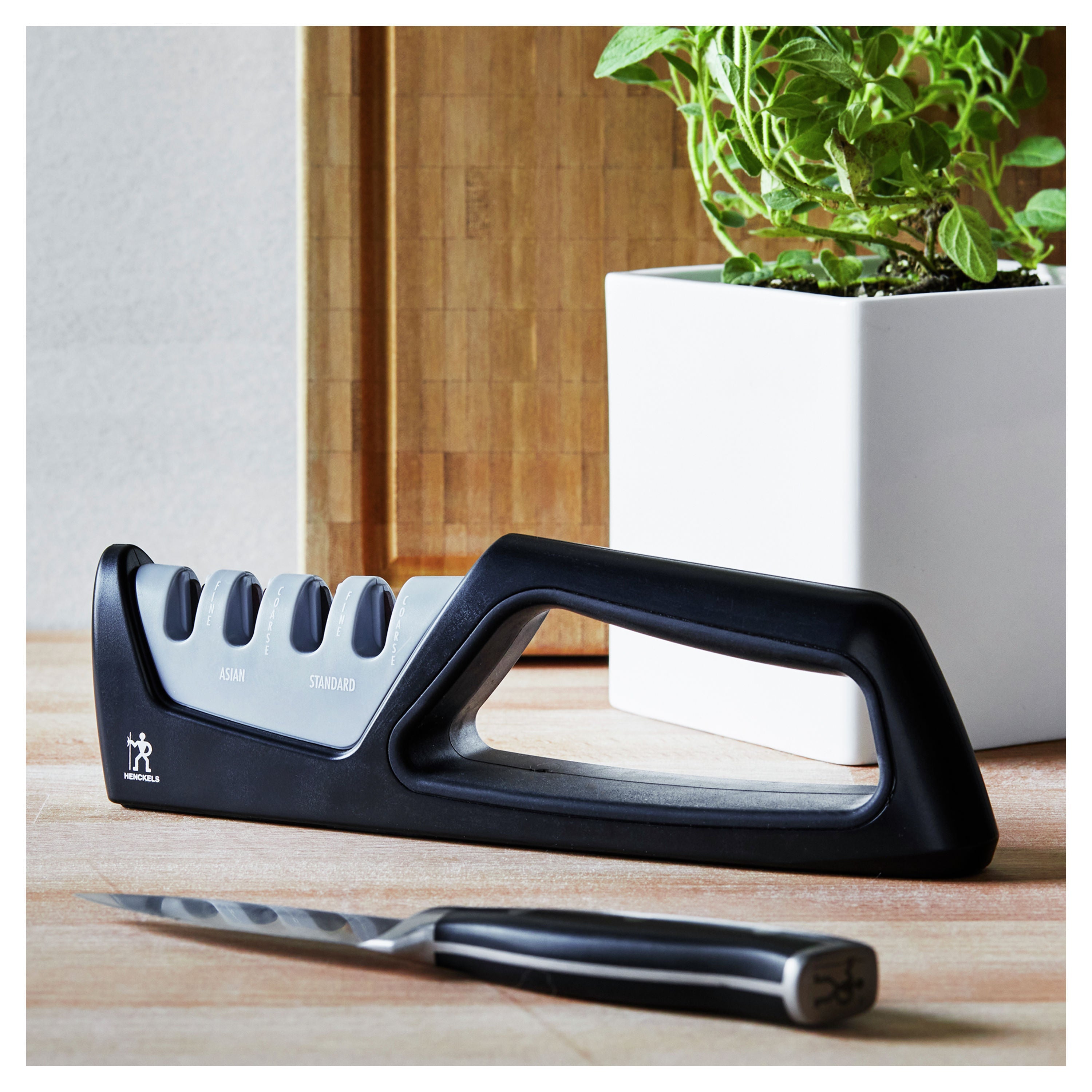 HENCKELS Knife Sharpener Black