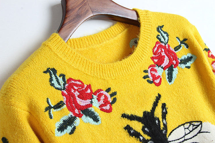 Women's Fashion Embroidered Bee Flower Sweater