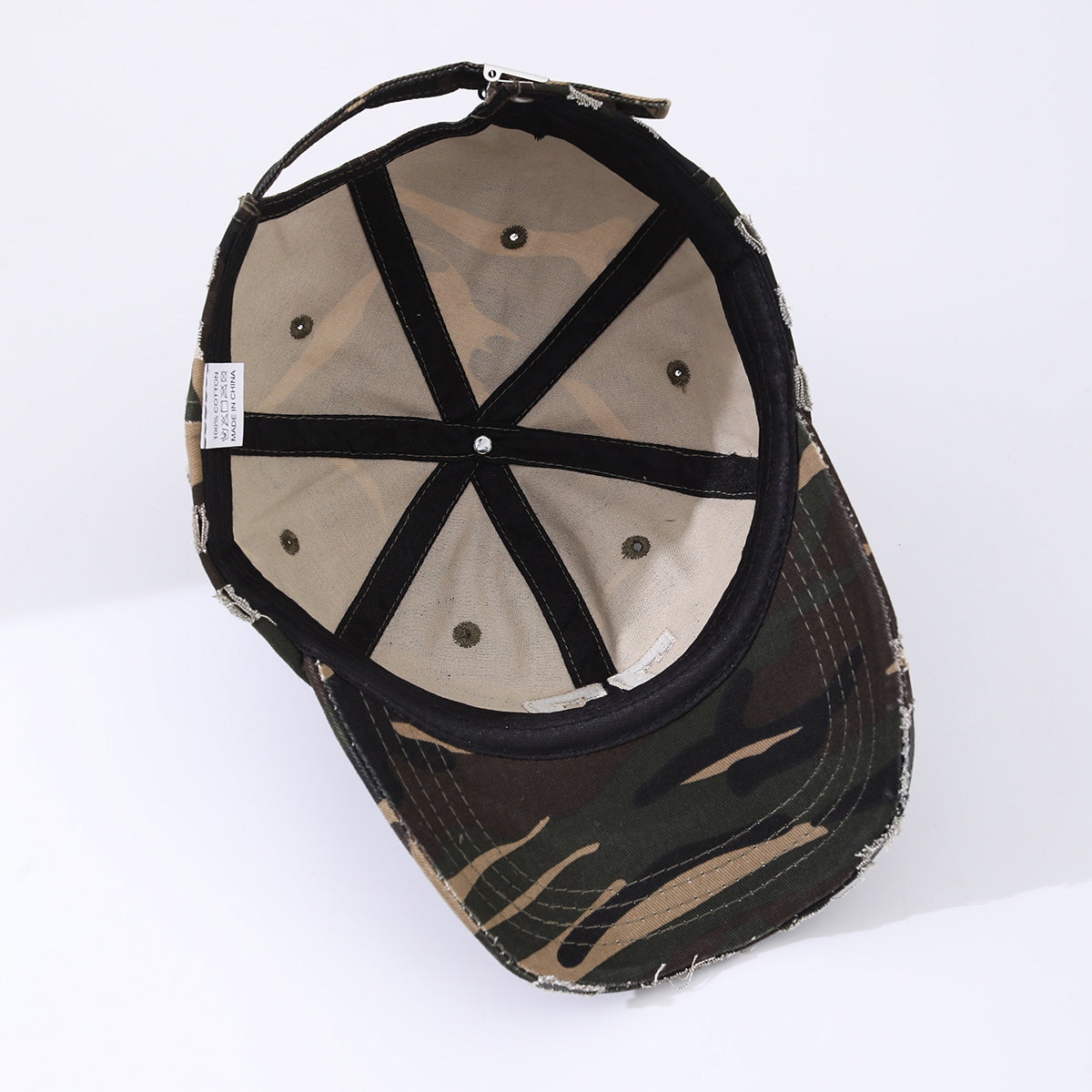 The New Camouflage Multi-color Patched Embroidered 77 Sun-protective Casual Style Bowler Cap With Curved Brim Is Suitable For Outdoor Couples' Outings And Street Dancing.