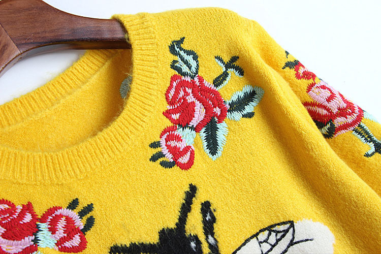 Women's Fashion Embroidered Bee Flower Sweater
